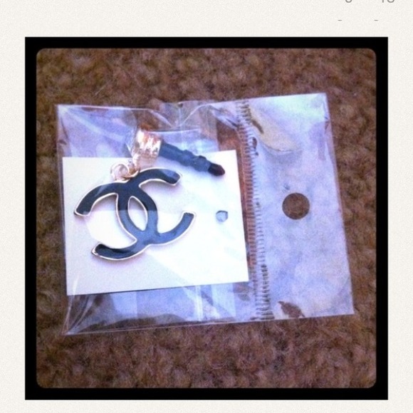 CHANEL Accessories - Bundle 💘Chanel headphone jack plug