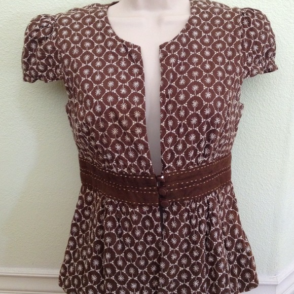 Short sleeves blazer great for office wear!
