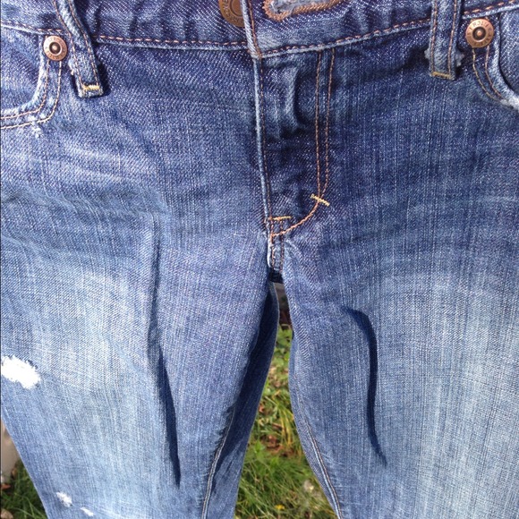 ❌❌SOLD❌❌A&F Distressed Jeans