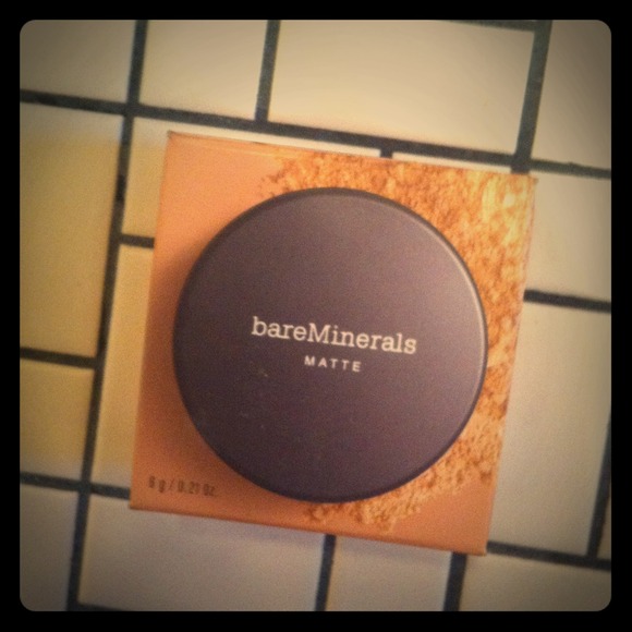 Bare minerals matte fairly light foundation