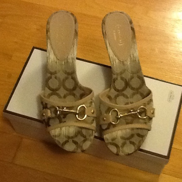 Coach slip on wedges NWT 🌟Authentic🌟size 10 - Picture 1 of 4