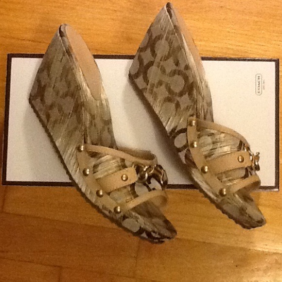 Coach slip on wedges NWT 🌟Authentic🌟size 10 - Picture 2 of 4