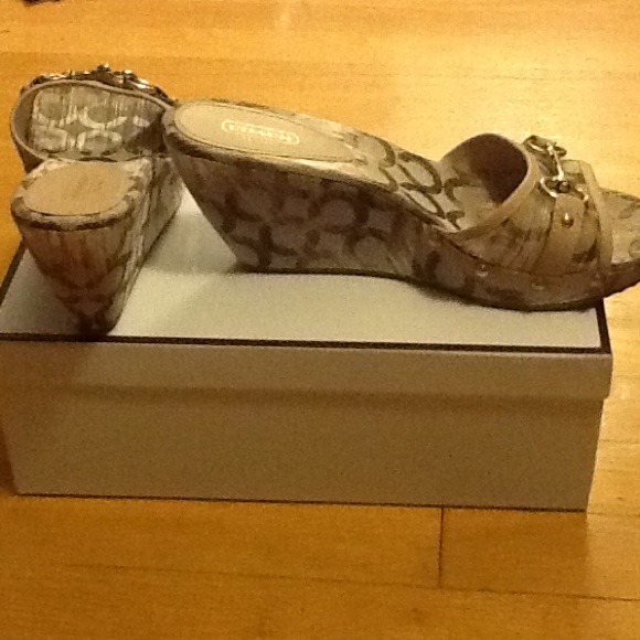 Coach slip on wedges NWT 🌟Authentic🌟size 10 - Picture 4 of 4