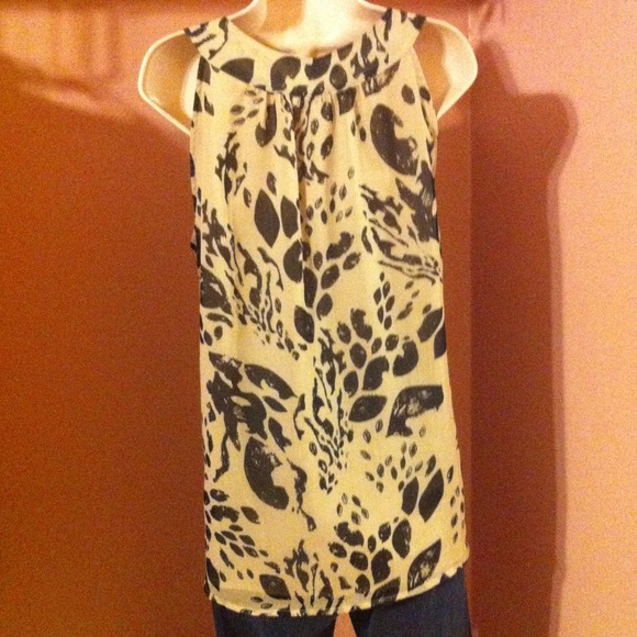 *** Sold in bundle to @spaceysusyq!!! ***Apt 9 top - Picture 2 of 4