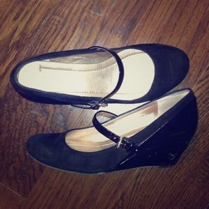 BCBG Generation Black Patent and Suede Shoes