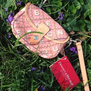 New Authentic Dooney & Bourke wristlet