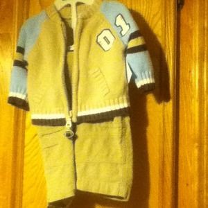 2-piece set. For babies