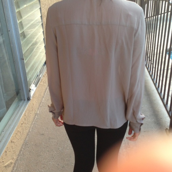 Button up - Picture 3 of 3