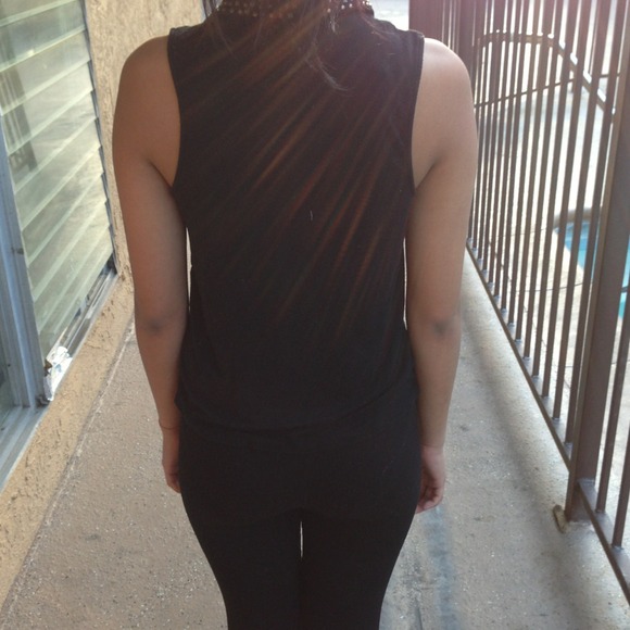 Black - Picture 3 of 3
