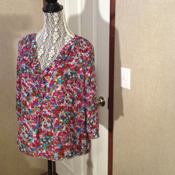 ❌SOLD❌Joie Top❌SOLD❌ - Picture 2 of 4