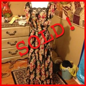 🚫SOLD🚫 Floral Maxi Dress