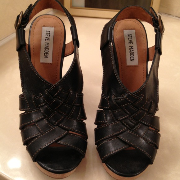 Steve Madden 7 black heels - Picture 1 of 3