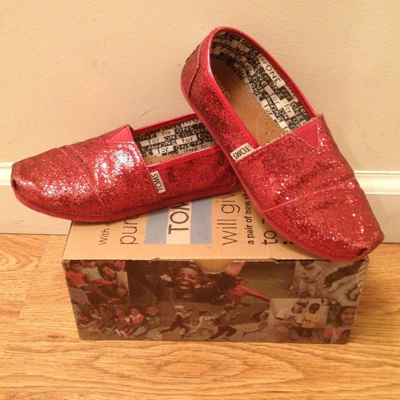 🚫SOLD🚫⬇REDUCED⬇Youth Size 1 Classic Red Toms