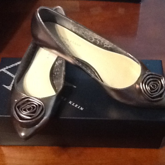 Bronze flats
