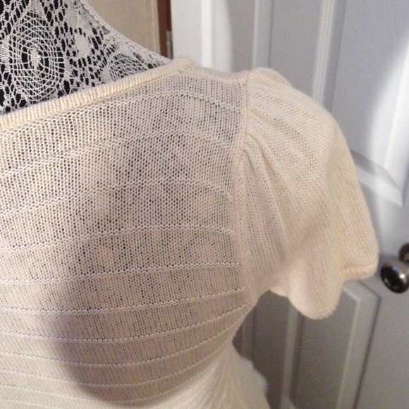 ❌SOLD❌Anthropologie Kimchi blue Top - Picture 4 of 4