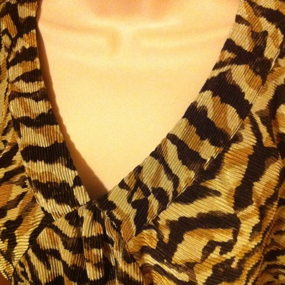 Animal print top - Picture 2 of 3