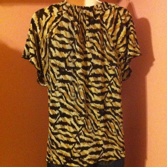 Animal print top - Picture 3 of 3