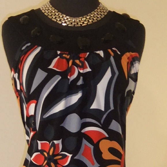 Sleeveless Fashion Dress with Onyx Beads - Picture 2 of 2