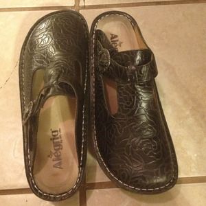 Algeria Rose print clogs