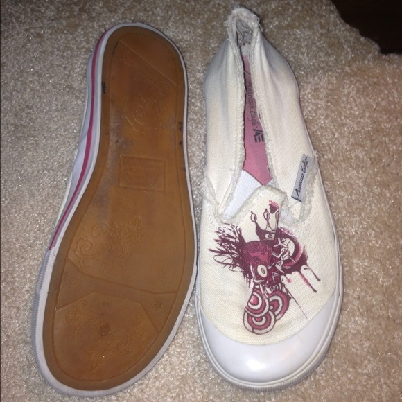Slip ons/ flats