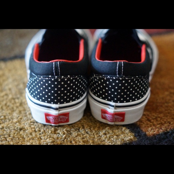 🔴SOLD🔴❤Hello Kitty Vans❤ - Picture 2 of 4