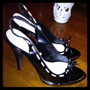 Patent leather peep toe sling back heels!