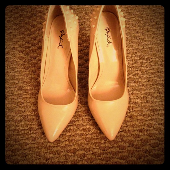 Hot creamy high heel