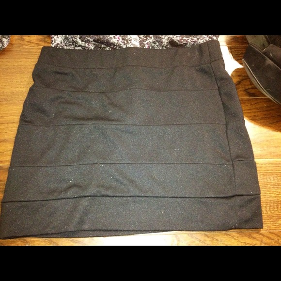 Black Mini Skirt - Picture 3 of 3