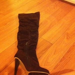 Beautiful suede long brown boots