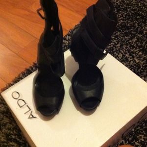 Aldo black heels