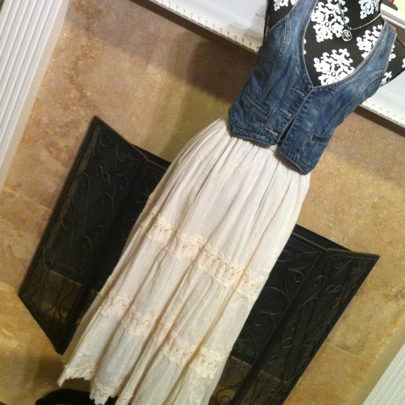 Dresses & Skirts - 🌟HOST PICK🌟Great cream colored a-line boho skirt