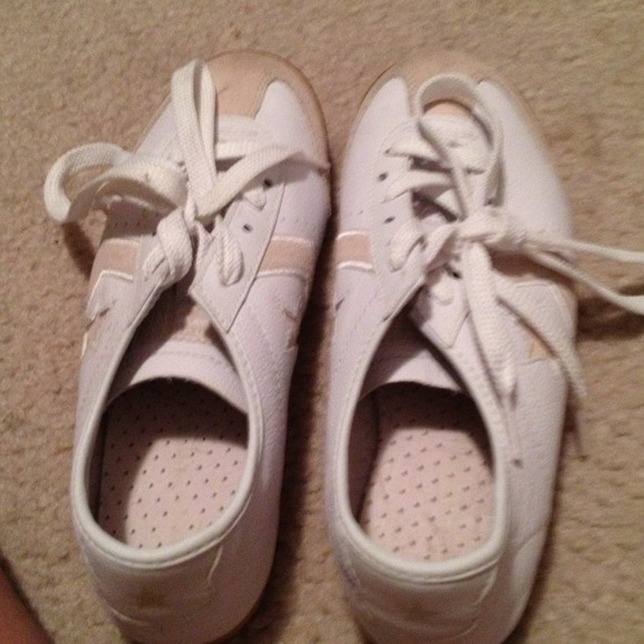 White on white Converse All Stars size 71/2.