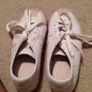 White on white Converse All Stars size 71/2.