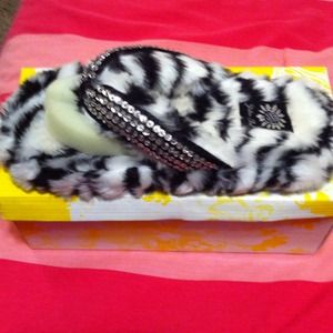 💛ZEBRA💙 slippers w/💎