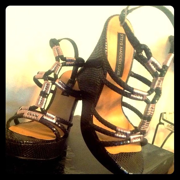 Steven Madden Luxe Wedges - Picture 1 of 4