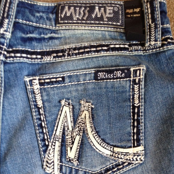 🚫SOLD🚫Miss Me denim shorts NWT Size 30