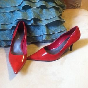 Red sexy heels!!