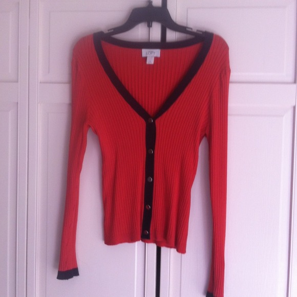 Lightweight sweater