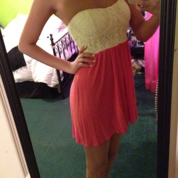 🚫Hold🚫Adorable strapless dress