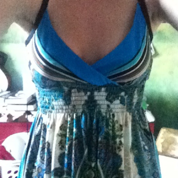 Adorable spring dress! Has blues, greens, & browns - Picture 3 of 3