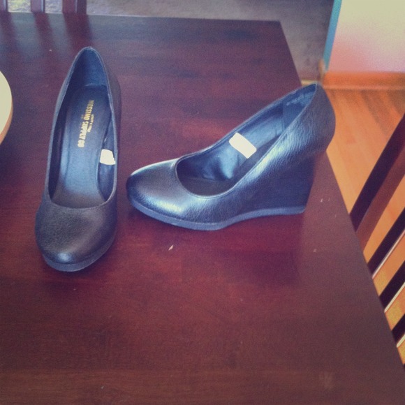 Mossimo black wedges