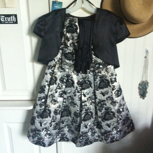 Cute vintage inspired party dress!Price negotiable - Picture 1 of 4