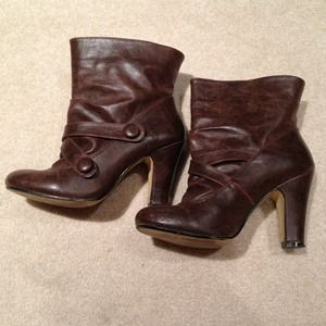 Size 6 brown boots from SF boutique!