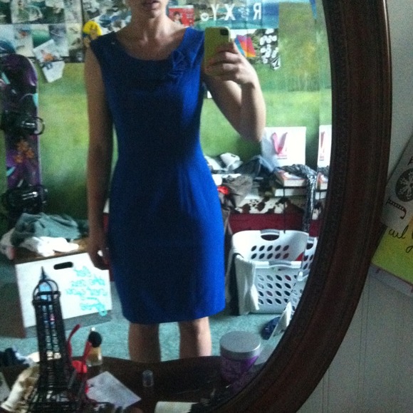 Formal Dress - Picture 2 of 4