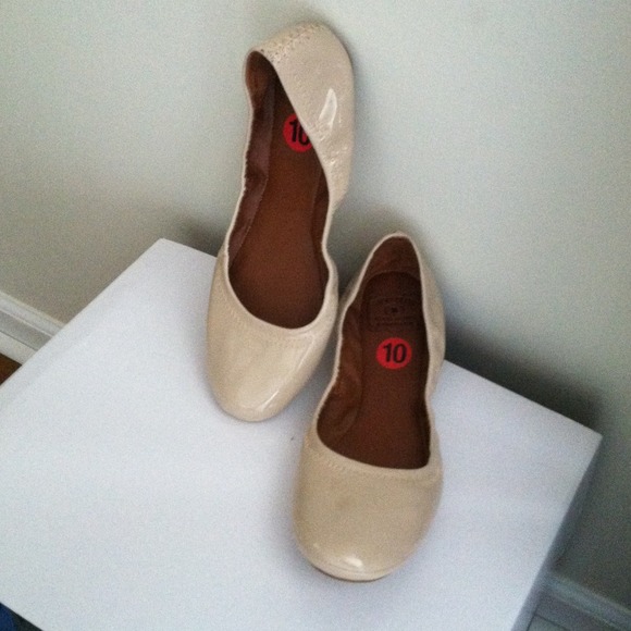 Beige patent leather flats ( SOLD IN BUNDLE)