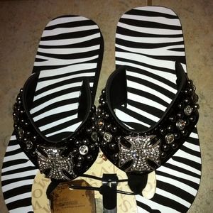 Bling flip-flops!!! Nwt