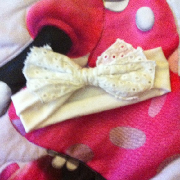 🌟@mrssedillo baby white headband FREE gift!!!
