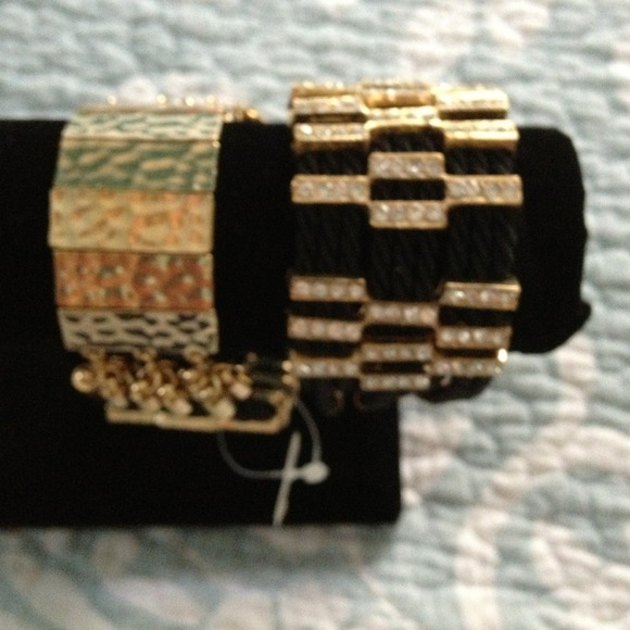 Jewelry - 💃sold💃reduced Bracelet