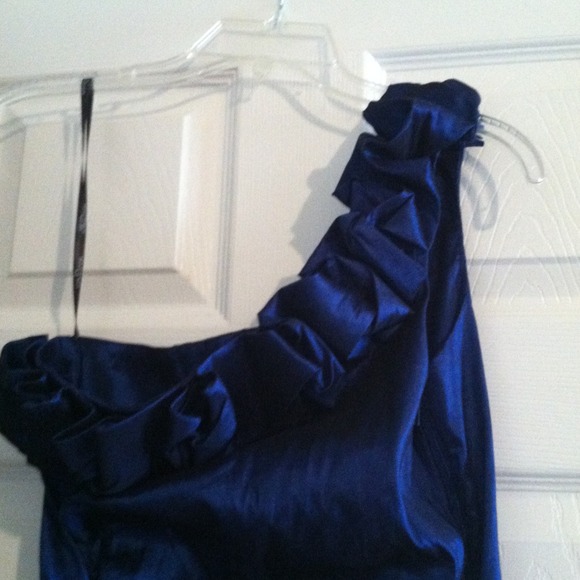 Dress - Picture 2 of 2