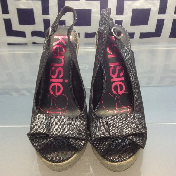 ♦RESERVED♦Kensie Girl espadrille heels